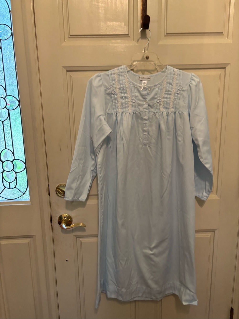 NWOT Miss Elaine, blue feminine nightgown size small lace trim with flowers soft